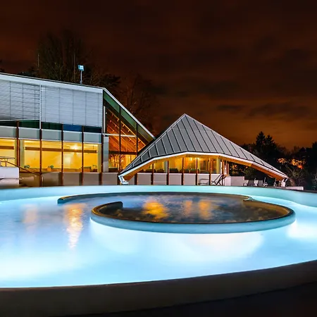 Wellnesshotel Thermae 2000 4* ファルケンブルフ